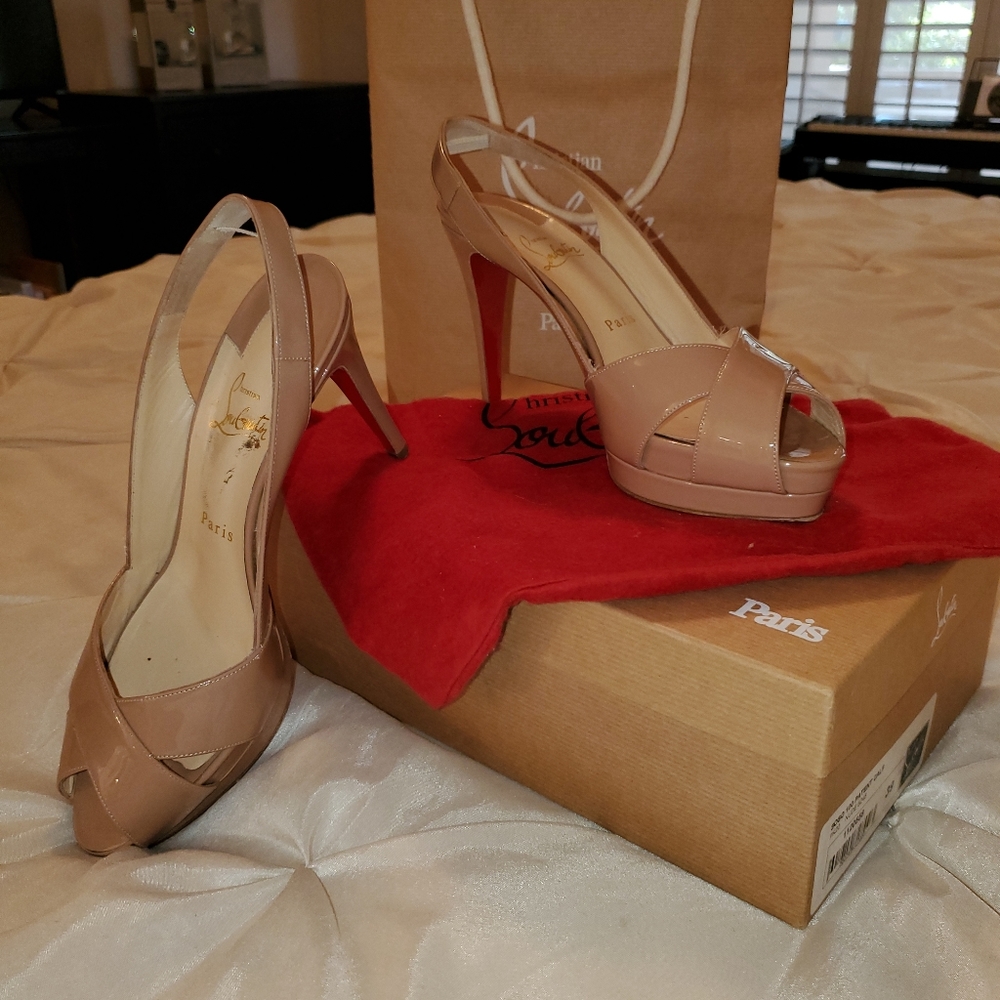 Christian Louboutin pumps nude size 39